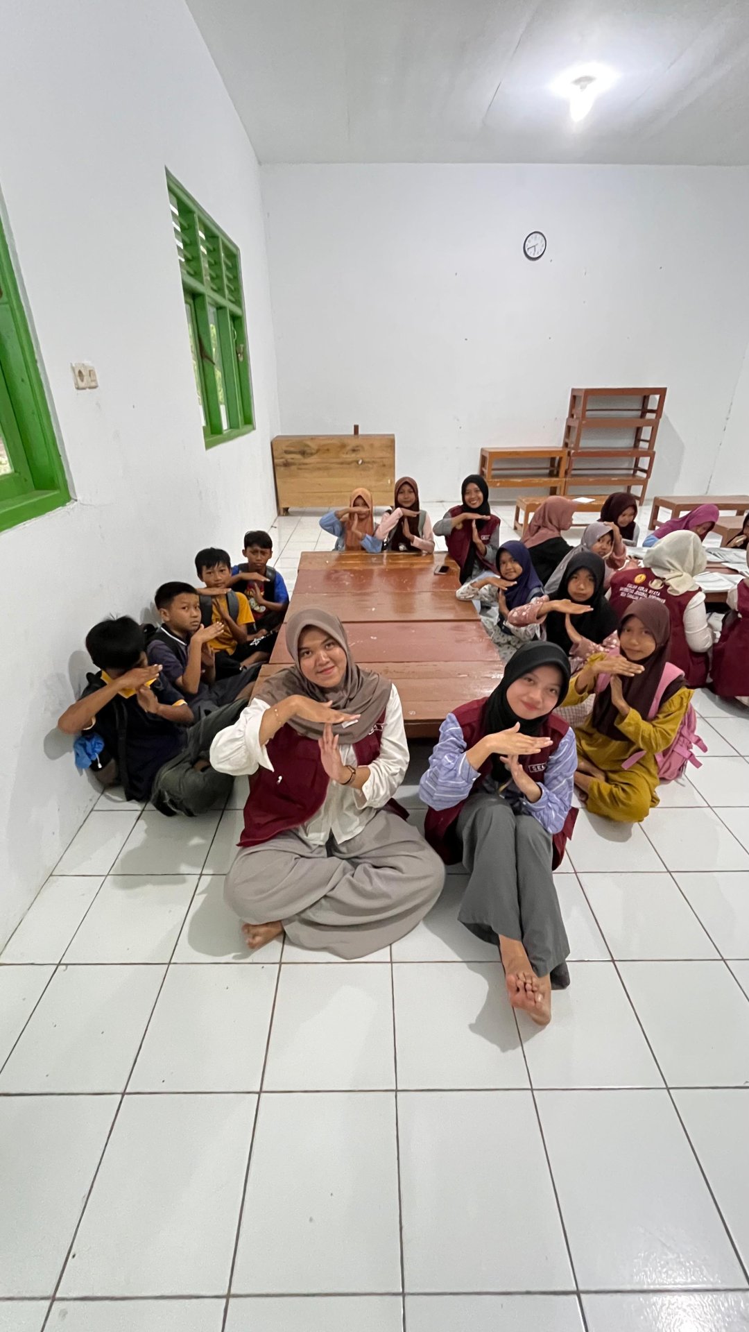 Pendampingan Belajar di Madrasah kelas 5 dan 6