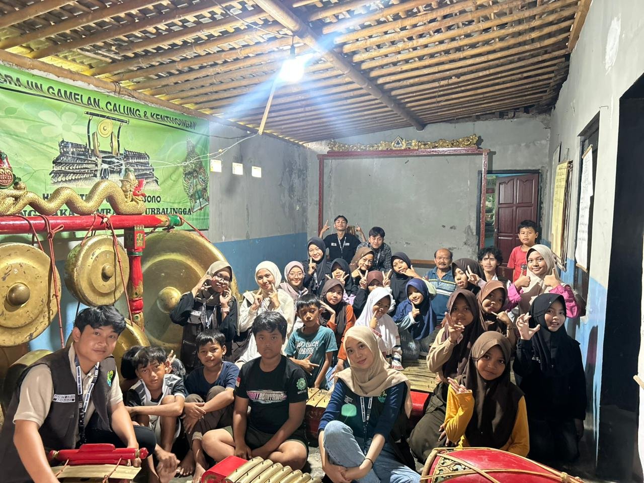 Latihan Karawitan Siswa Kelas 5 SDN 1 Wanogara Wetan