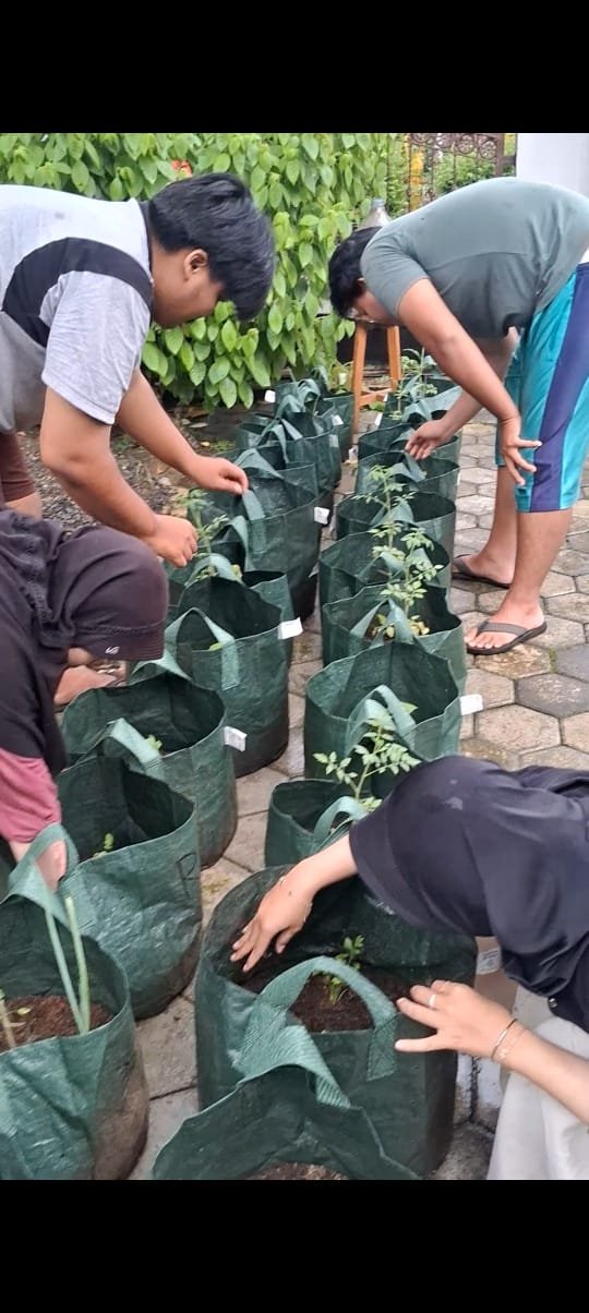 Hari 11.12 (Peringatan Hari Besar Keagamaan dan Monitoring Program Kerja Lingkungan)