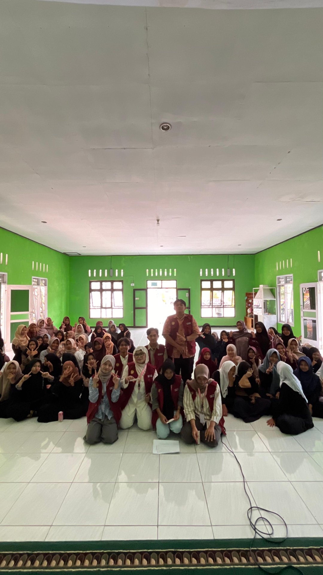 Sosialisasi Menstruasi dan Pemberian Tablet Tambah Darah kepada Siswi SMP Negeri 6 Rembang