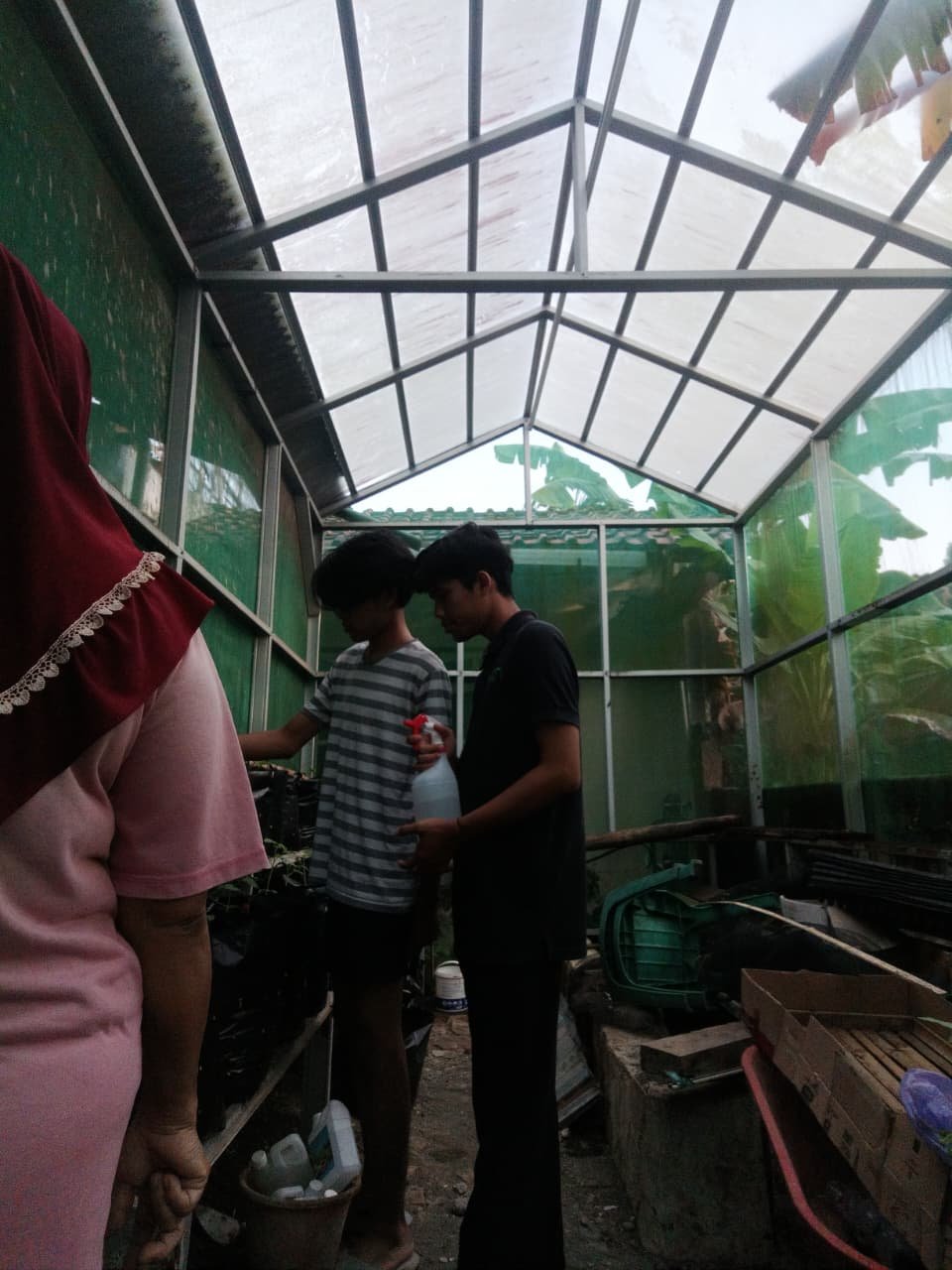 Kegiatan Hari kesebelas | Bagian 1: Melakukan Mentoring Irigasi Tetes