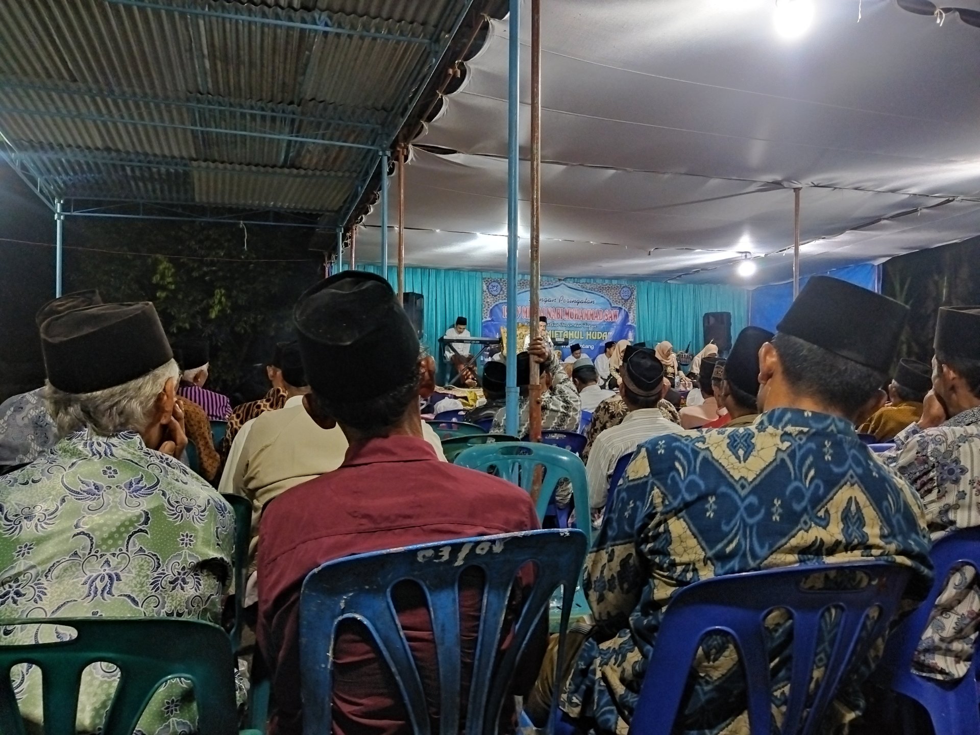 Menghadiri Acara Memperingati Isra Mi'raj