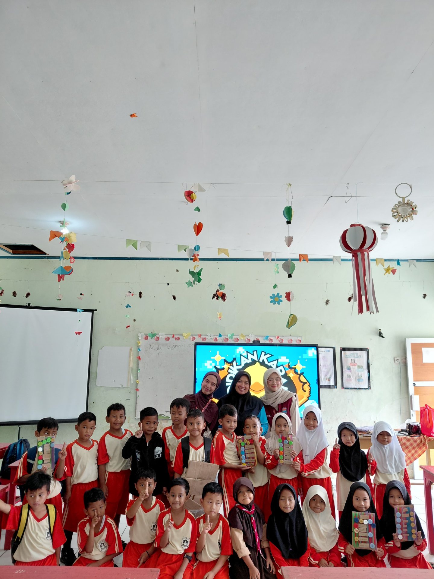 Pengajaran ke SDN 3 Gunungjaya dan Bimbel