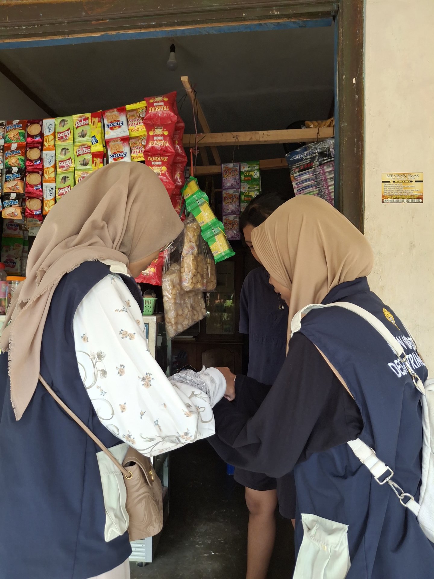 Pendampingan UMKM (QRIS dan Google Maps) di Desa Trimulyo Tahun 2026