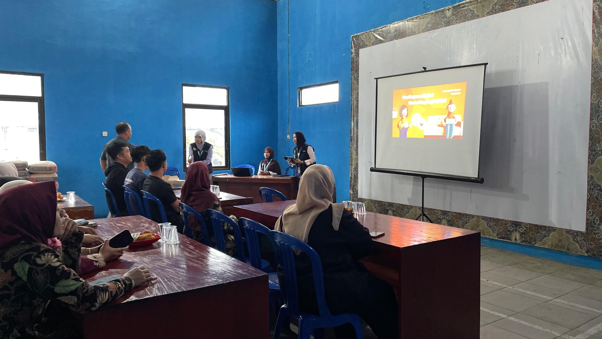 Program Kerja Sosialiasi Digitalisasi UMKM di Balai Desa