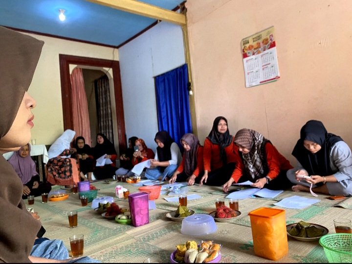 KKN DAY 12 : Mengikuti PKK di RT 02 RW 03 Kelurahan Wadaslintang