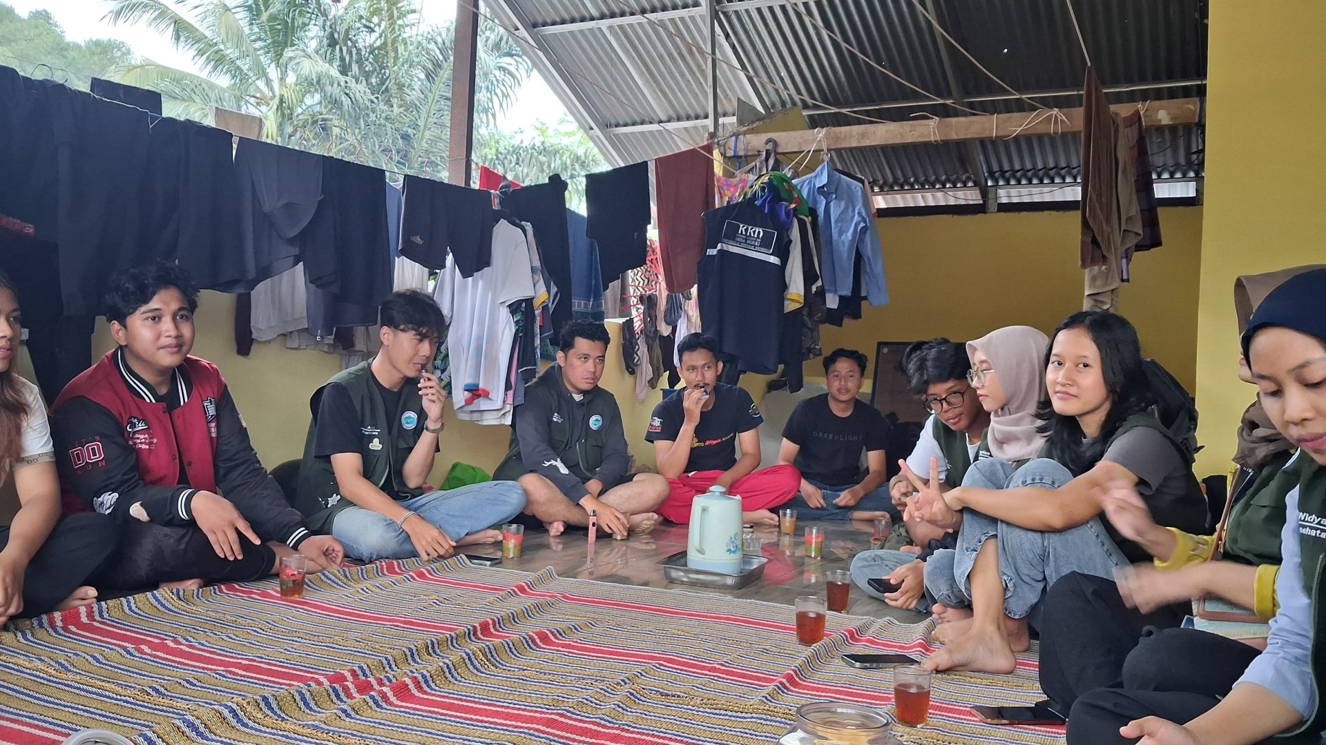 Sowan Kelompok KKN Desa Besuki