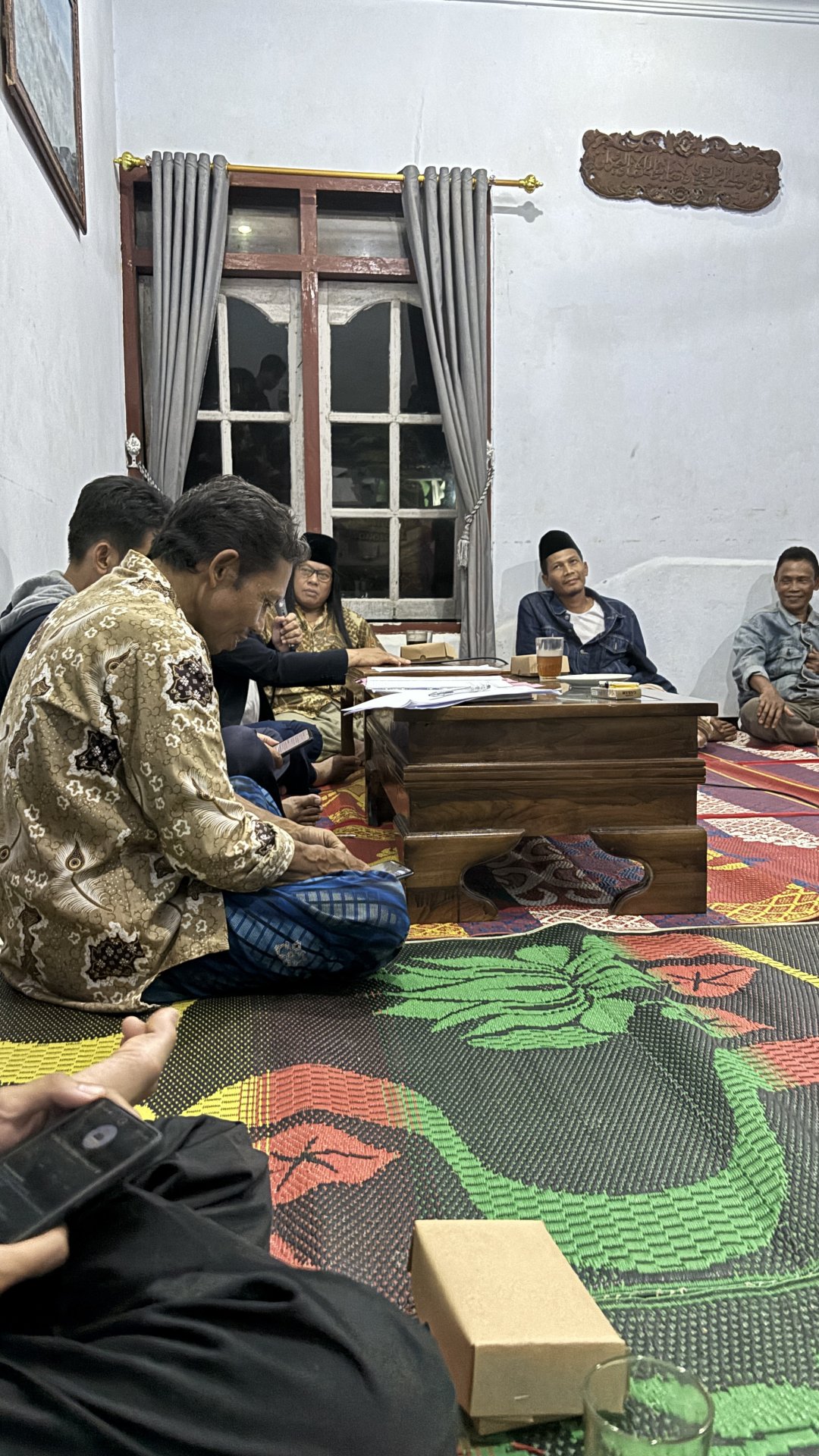 Partisipasi dalam Forum Strategis Musyawarah Perencanaan Pembangunan (Musrenbang) Tingkat RW di Lingkungan RW 08