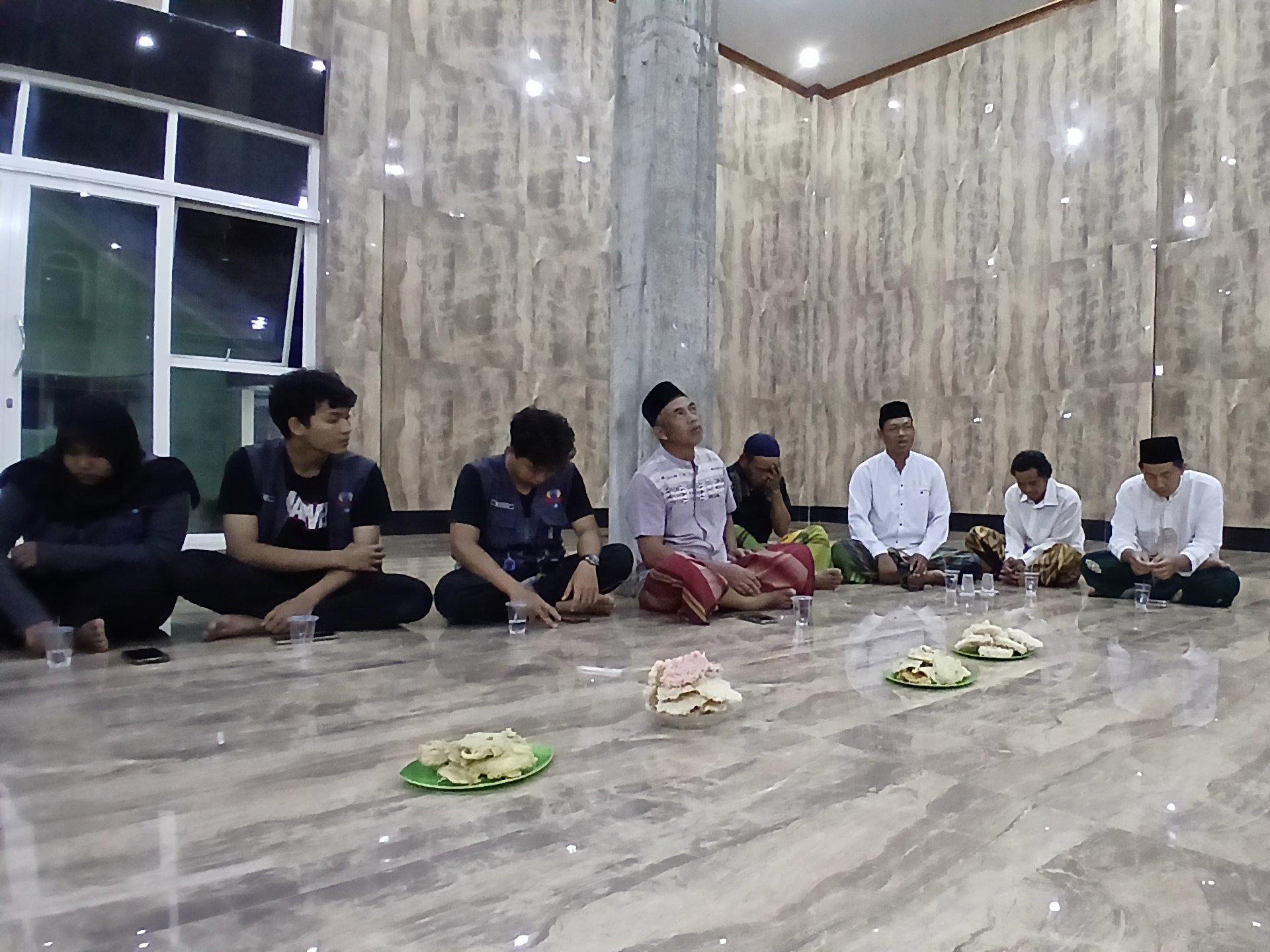 RAPAT ISRA MI'RAJ BERSAMA WARGA DUSUN 3 DAN 4 DESA KARANGBAWANG