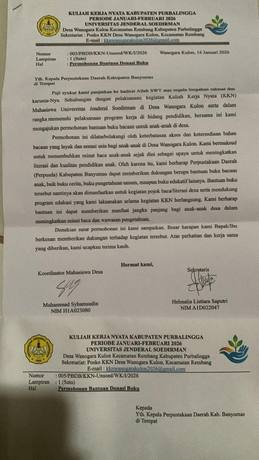 Mengurus surat pengajuan donasi buku