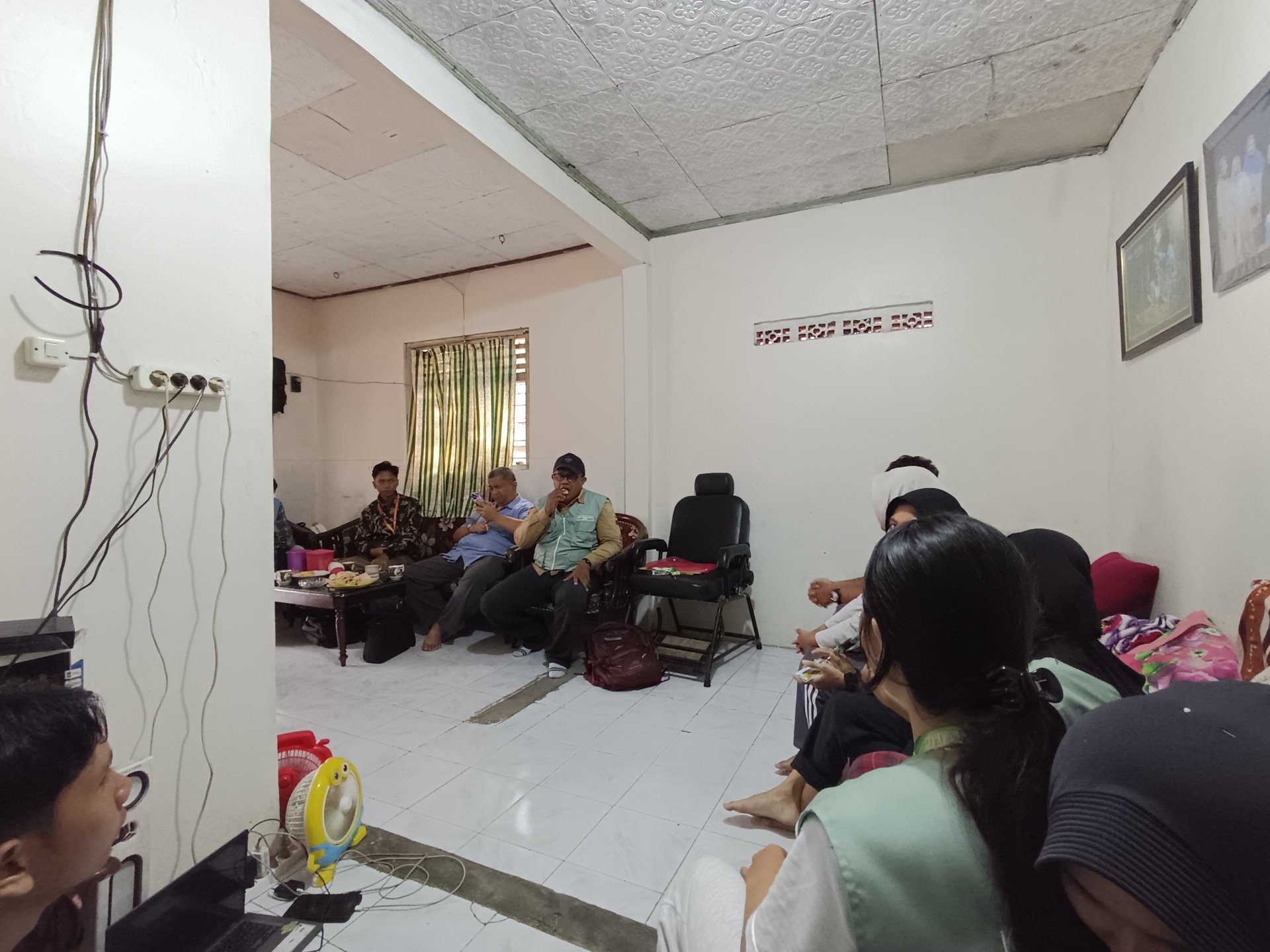 Sowan DPL ke posko KKN Desa Sumampir