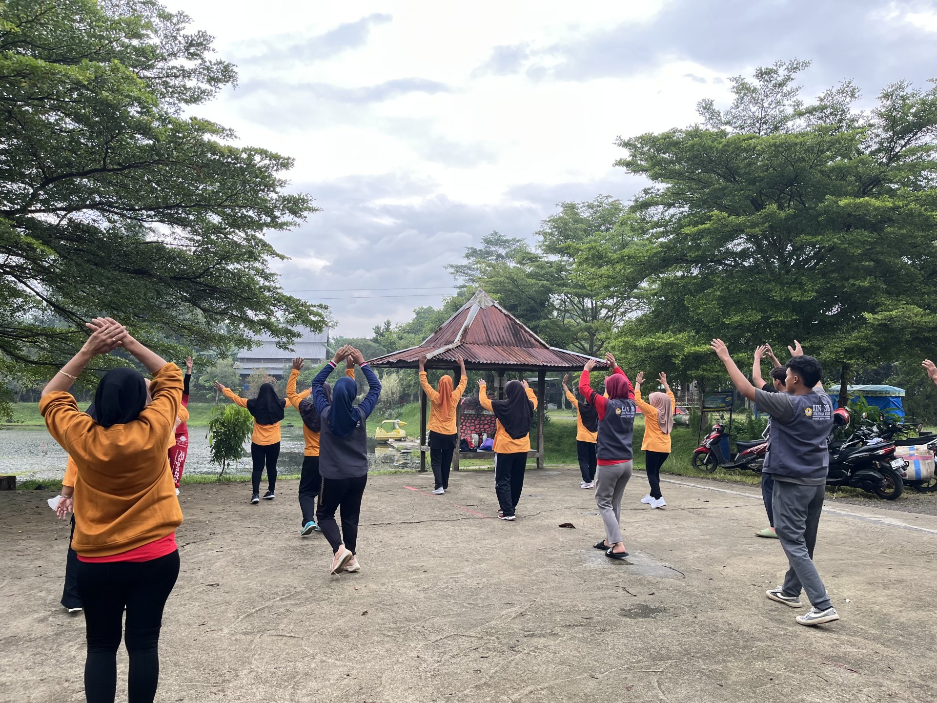 Day 12 KKN | Senam Pagi Rutin dan Diskusi dengan Kades