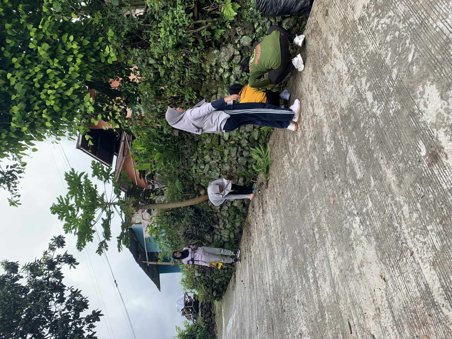 KKN HARI KE 12 - SENAM PAGI DAN KERJA BAKTI