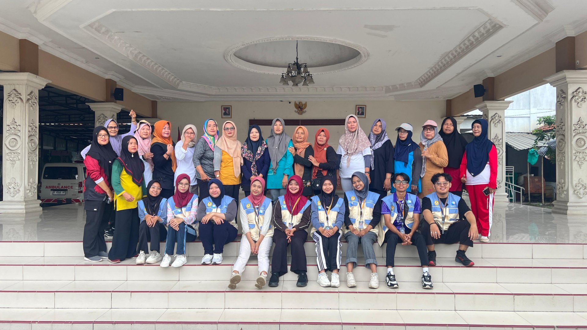 Senam bersama Lansia