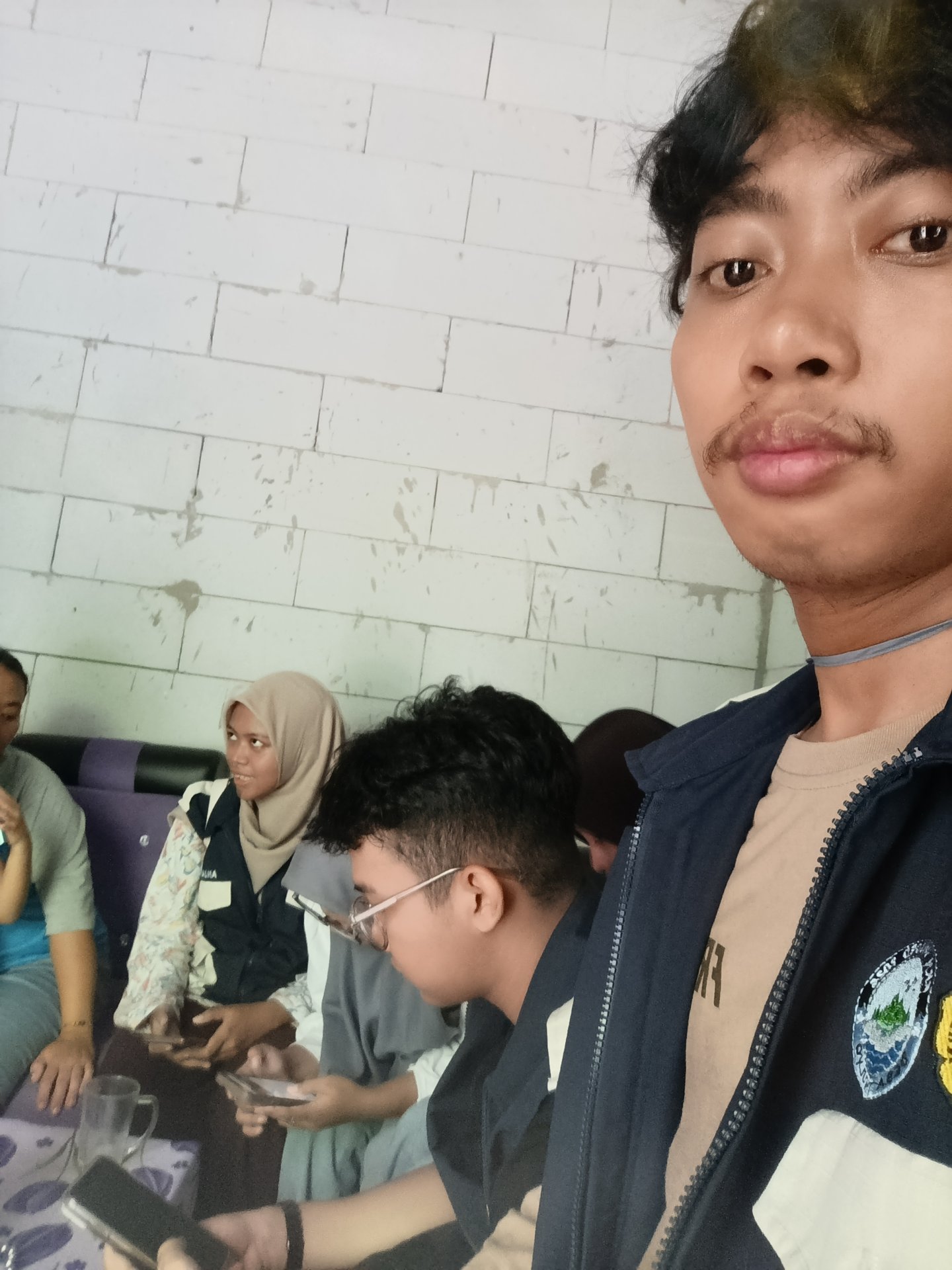 Kunjungan ke UMKM dan pembuatan pot hias