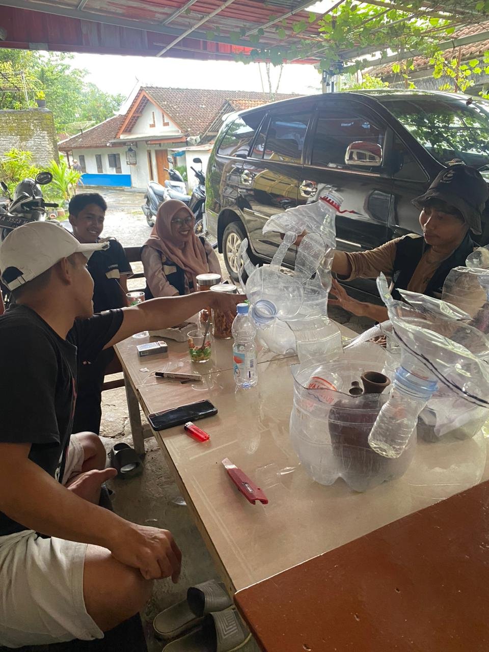 Membuat kebutuhan salah satu proker bidang lingkungan