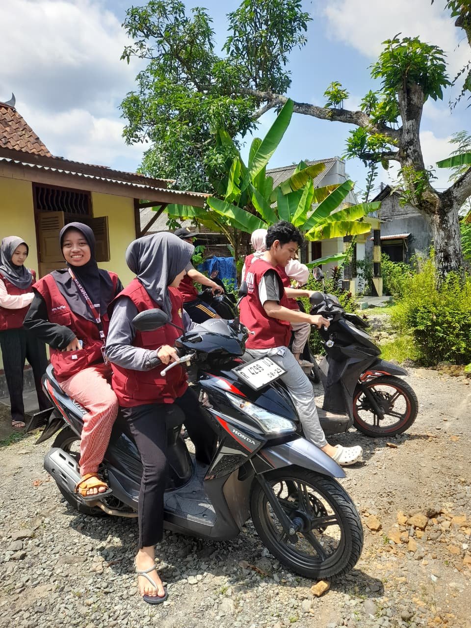 KUNJUNGAN KE KEPALA DUSUN PLANJAN