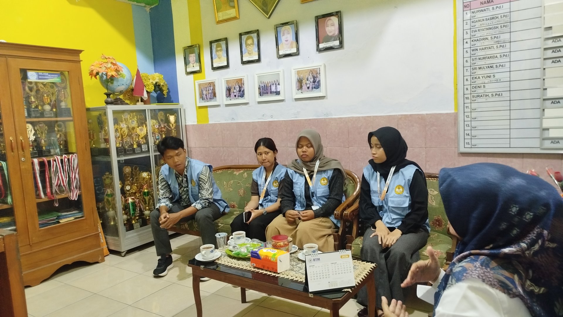 Mengantar surat formal dan koordinasi kepada sekolah-sekolah untuk pelaksanaan program kerja