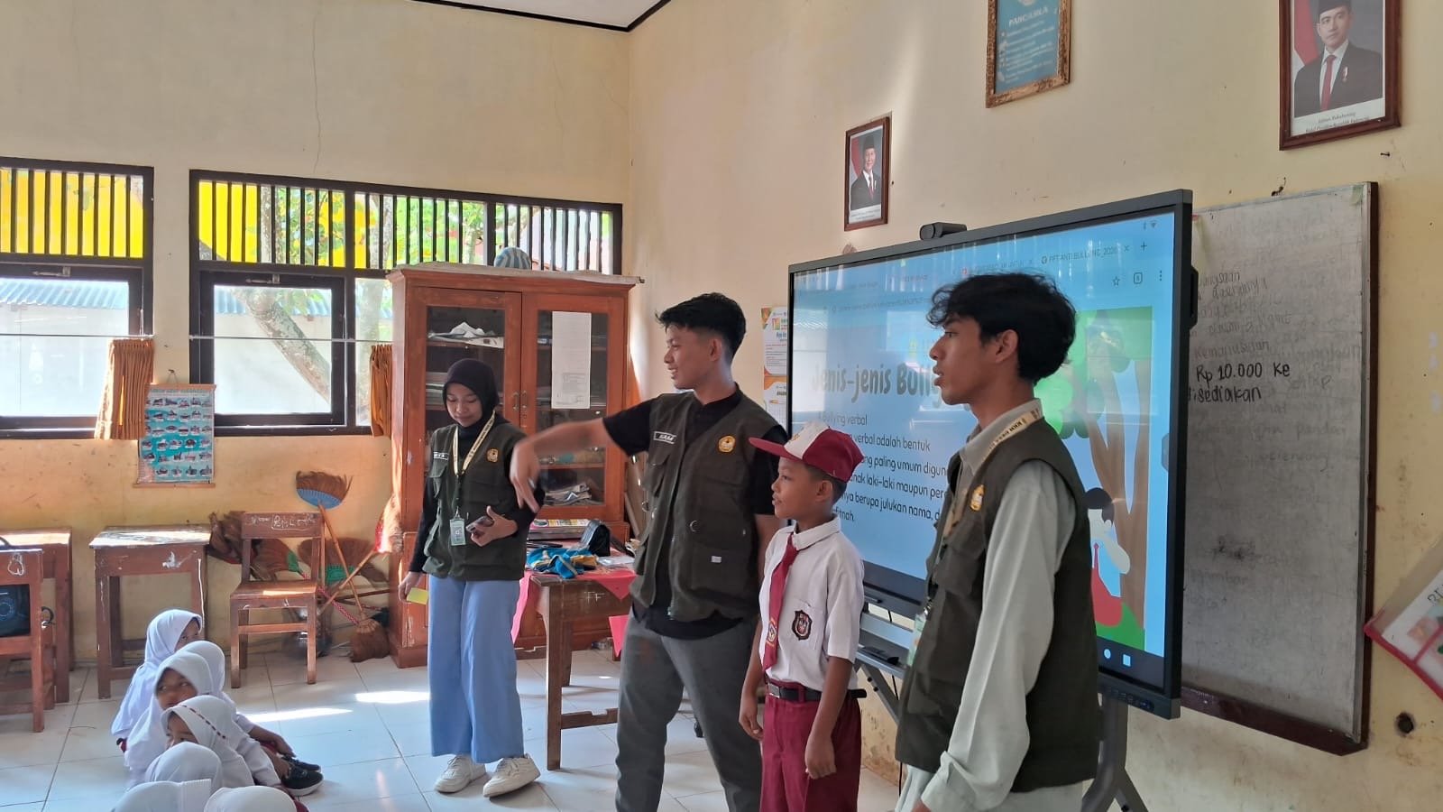 Hari 13.14  (Sinergi Edukasi Sekolah, Pelayanan Publik, dan Digitalisasi Ekonomi Desa)