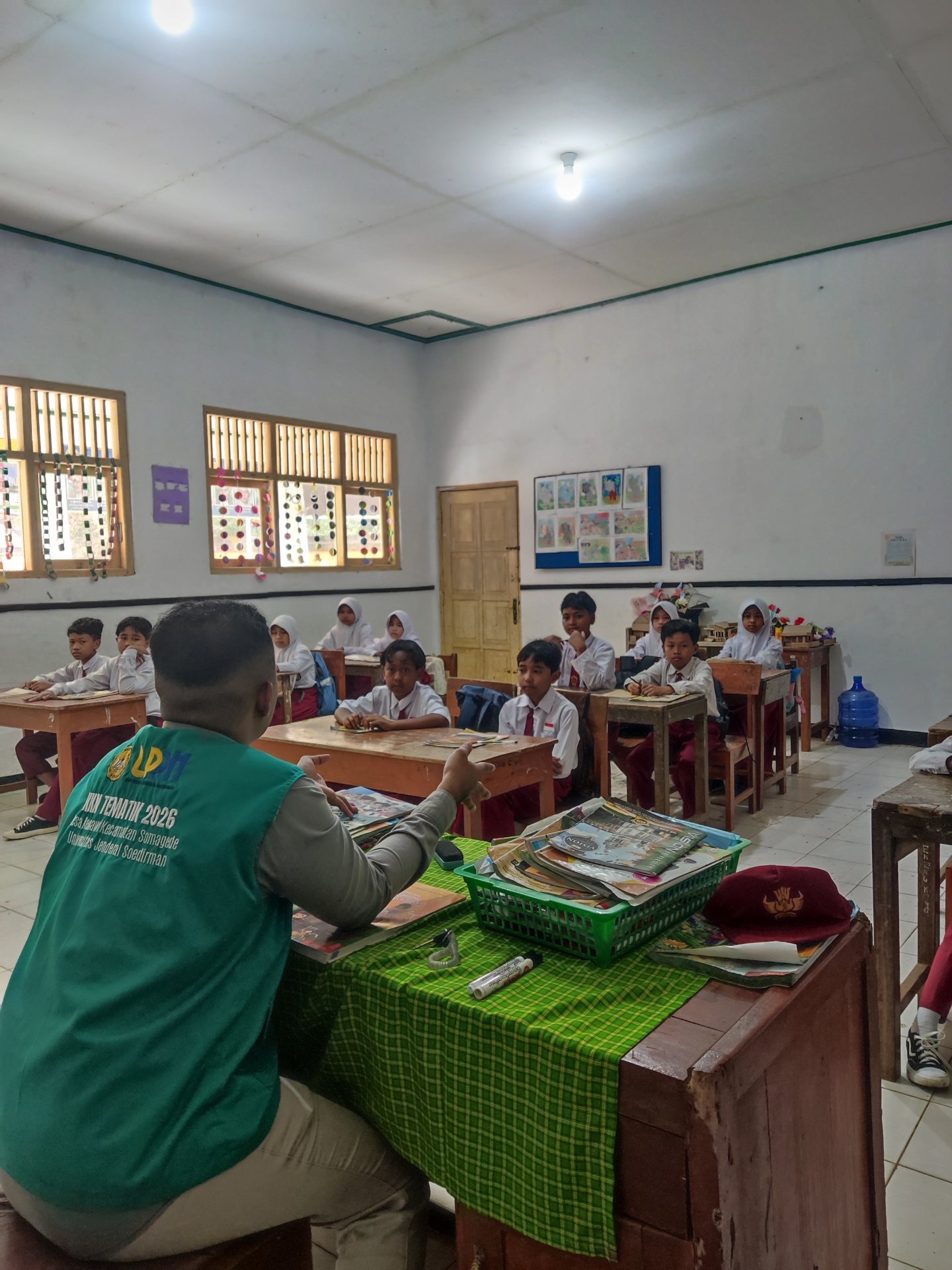 Pengajaran di SD 2 KEMAWI