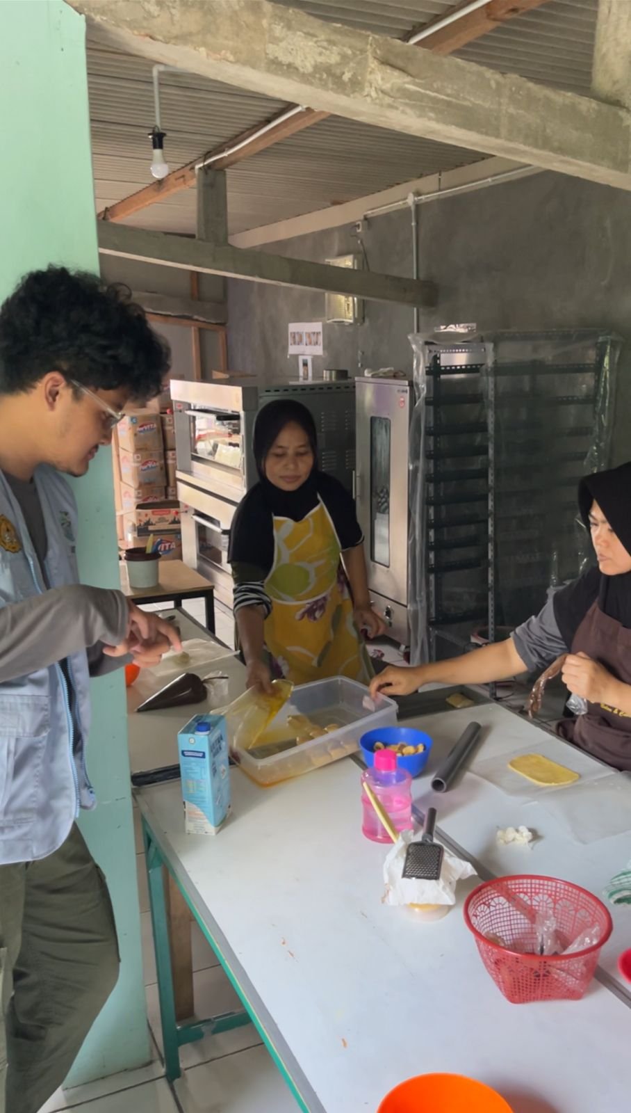 Kunjungan dan Pembuatan Konten UMKM Raja Bolen