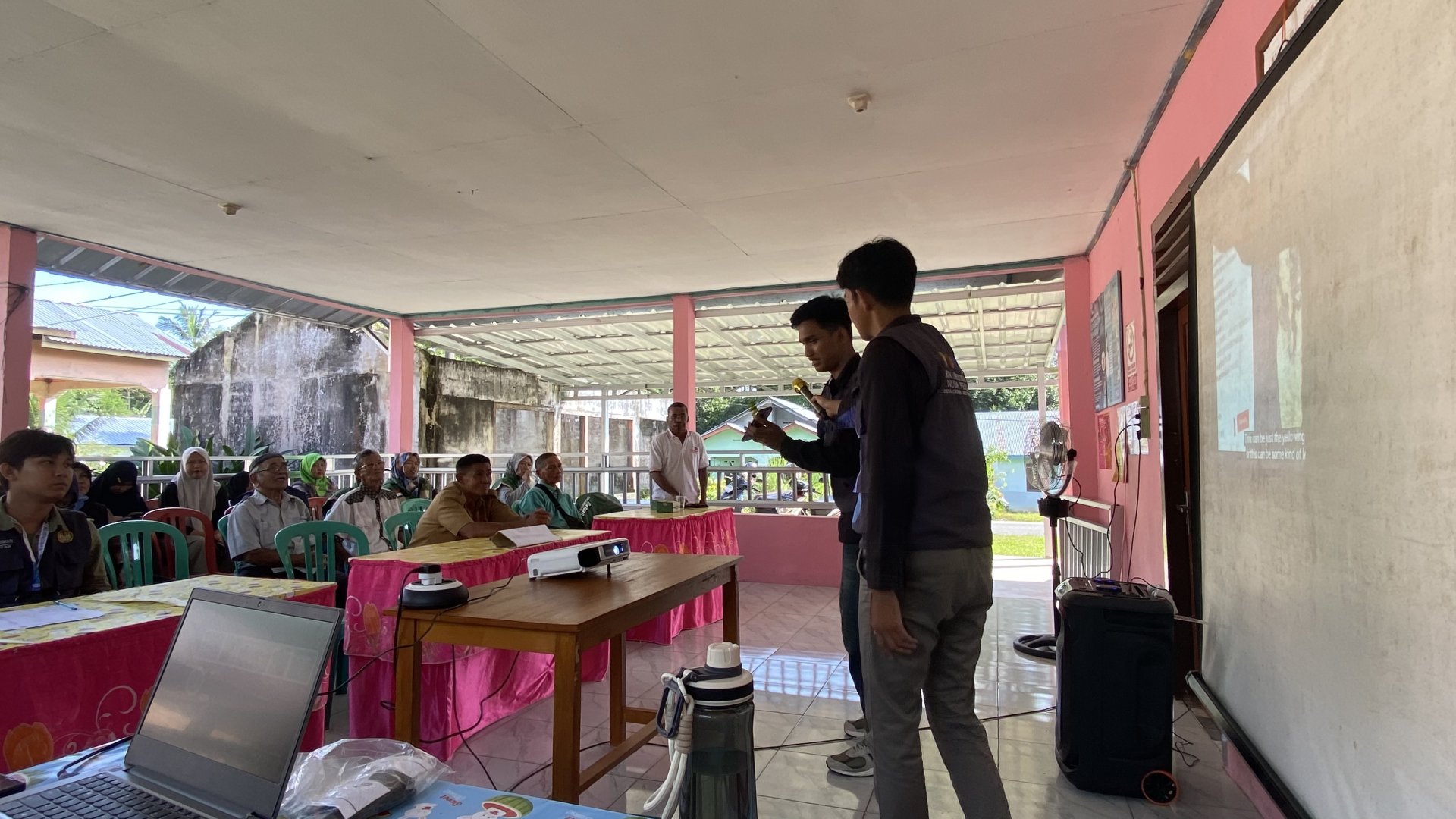 Pelaksanaan Program Pendidikan, Lingkungan, dan Kegiatan Sosial KKN Desa Cendil