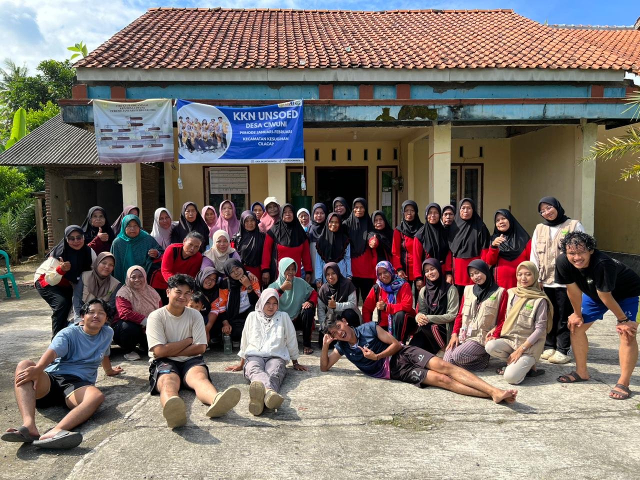 Day 13 senam lansia di dusun Kubangsari Desa Ciwuni