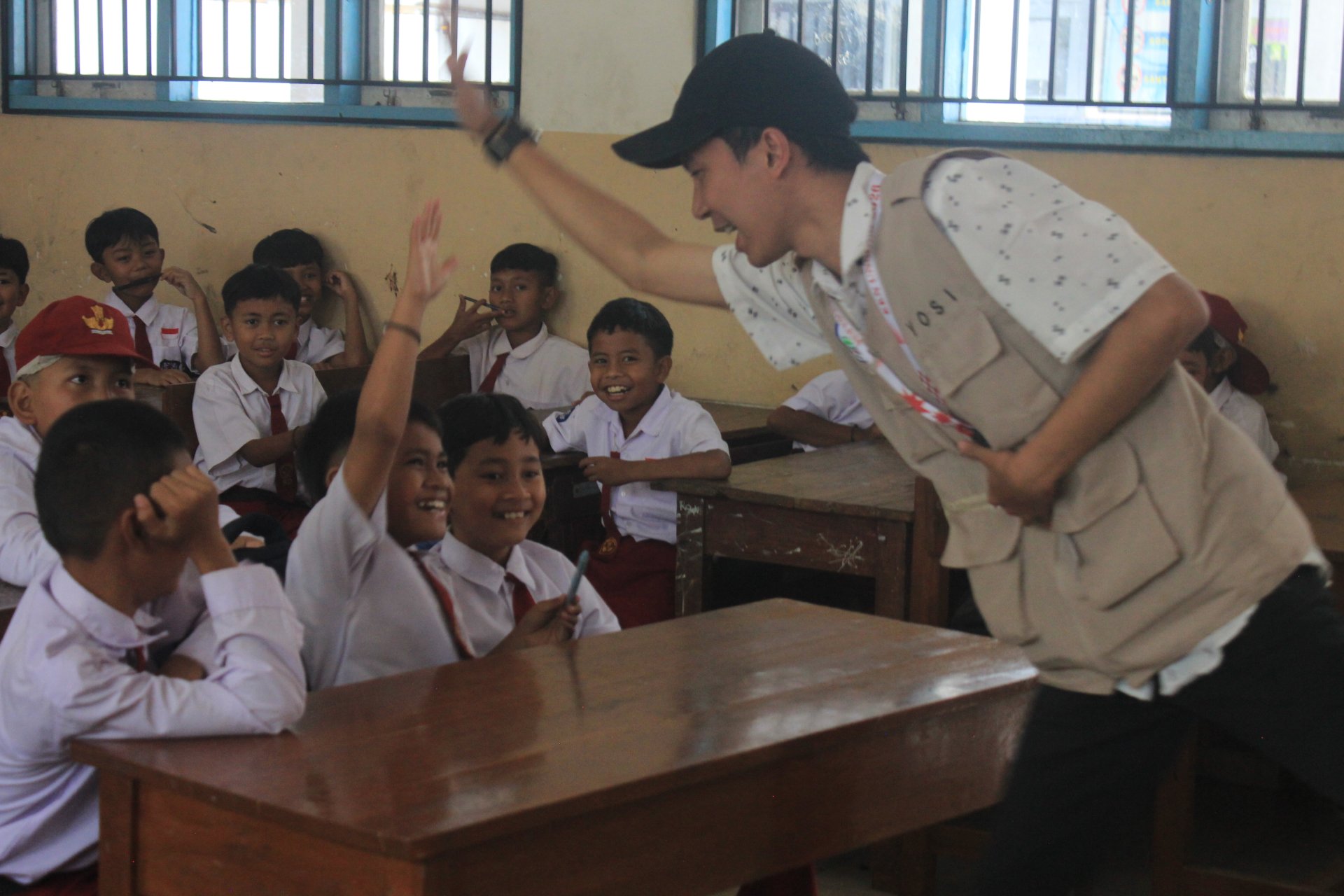 Kegiatan KKN Hari ke 14 Apel Pagi dan Sosialisasi di Sekolah