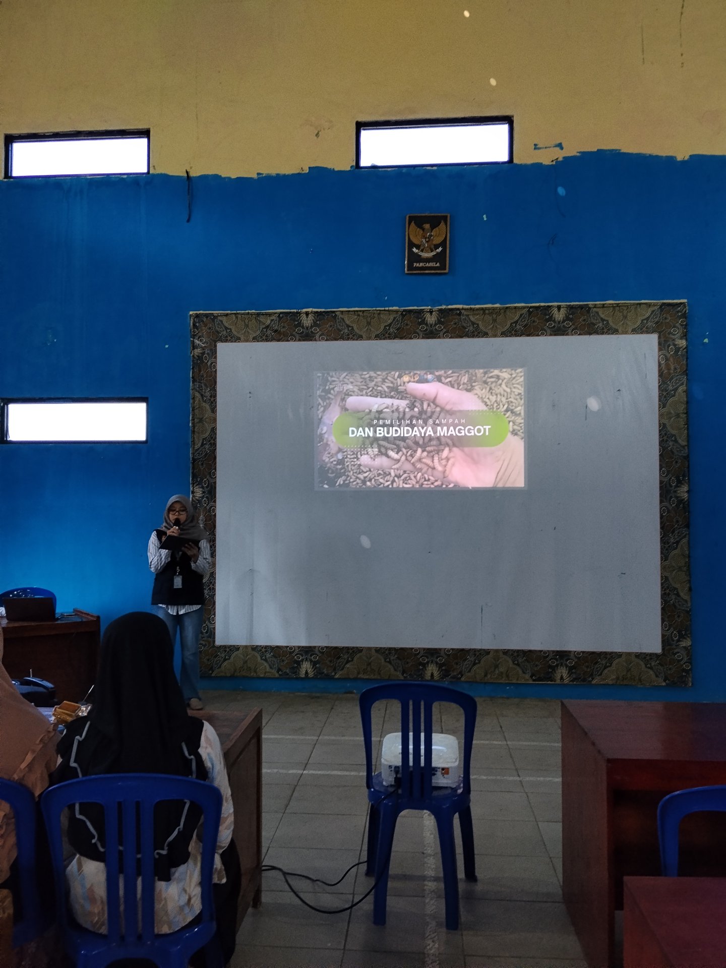 Sosialisasi dan Praktik Pemilahan Sampah dan Budiday Maggot