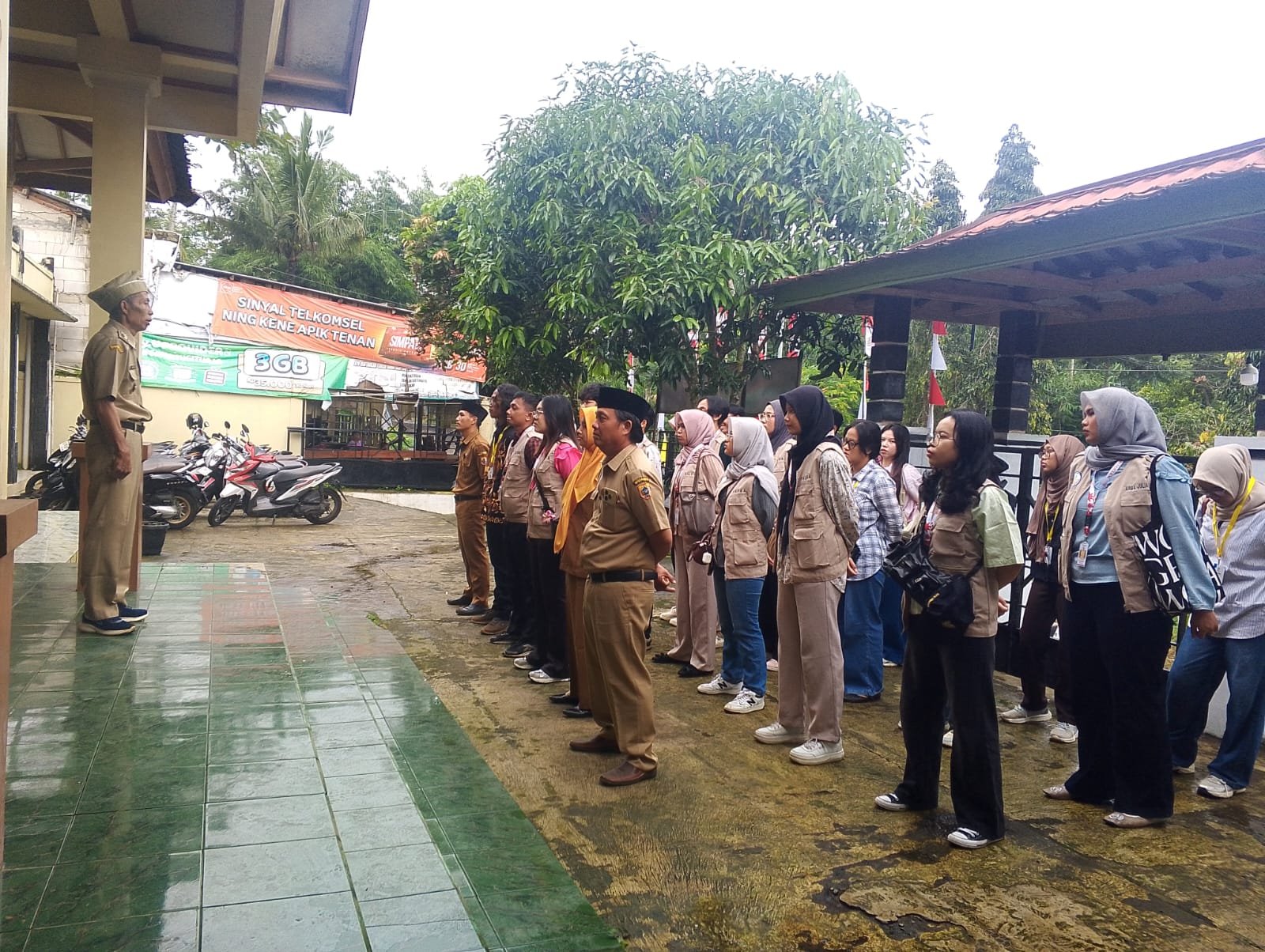 Piket Pemerintahan dan Sosialisasi Isi Piringku dan Game Edukatif