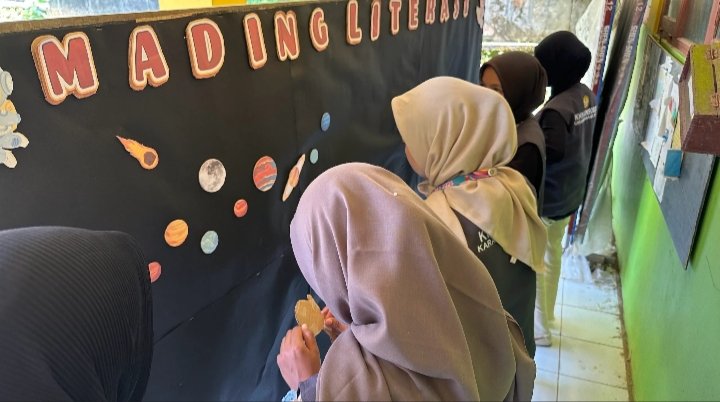 Penyelesaian Hiasan Mading