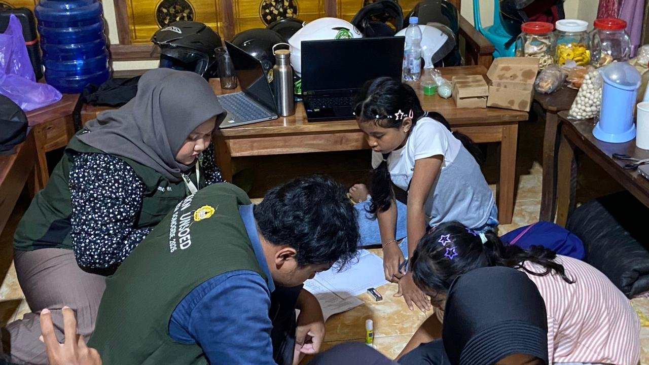 Bimbingan Belajar di Posko KKN Desa Somogede