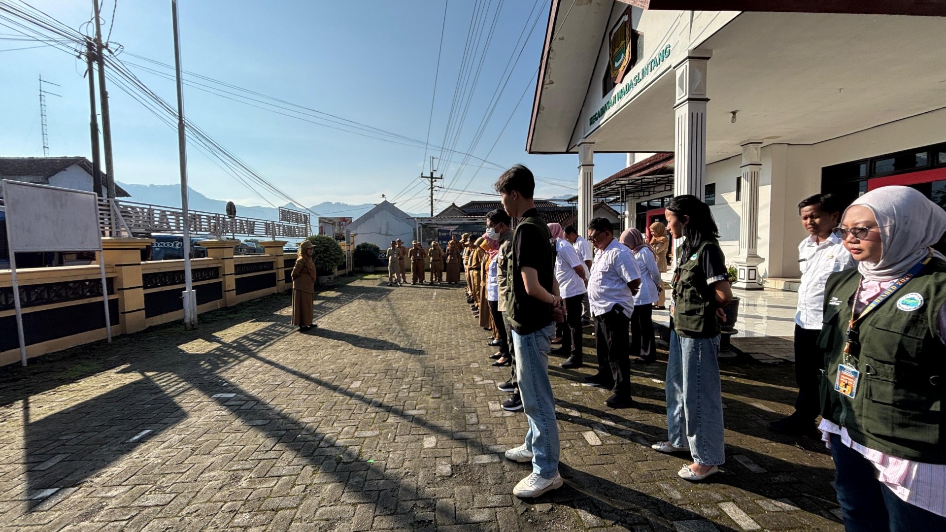 Memulai Aktivitas Minggu dengan Apel Pagi dan Koordinasi Lintas Sektoral di Kecamatan