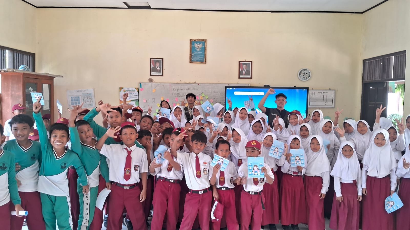 Hari 13.14  (Sinergi Edukasi Sekolah, Pelayanan Publik, dan Digitalisasi Ekonomi Desa)