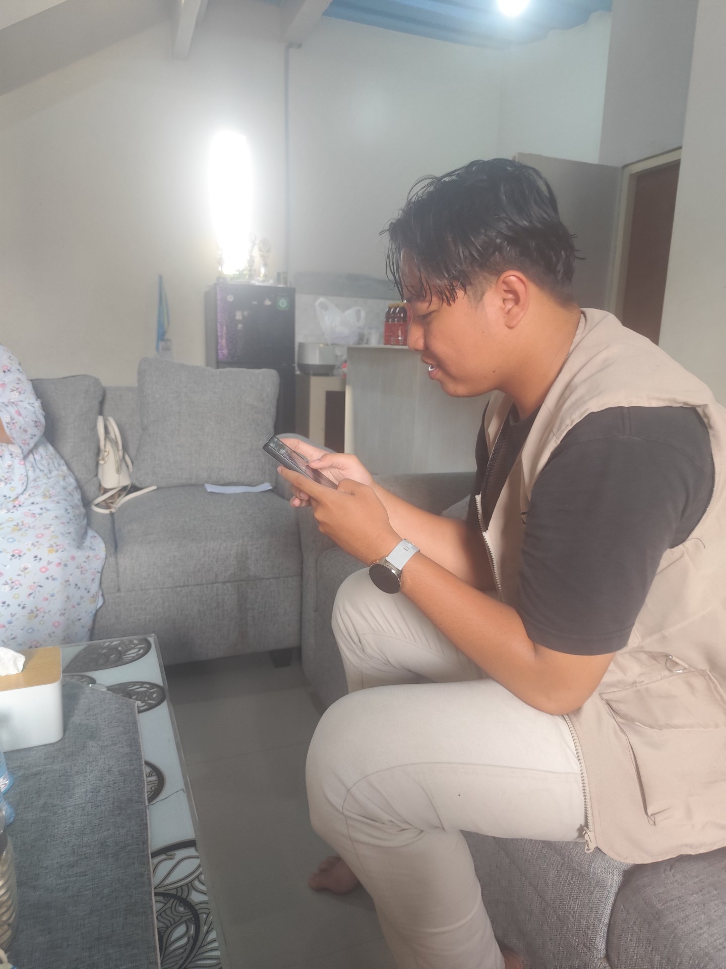 Mengantarkan undangan dan wawancara kepada pelaku umkm