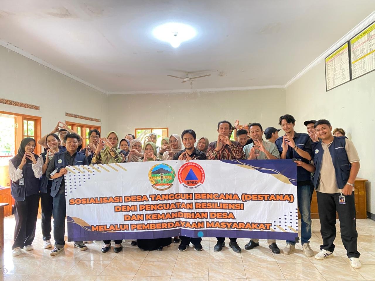 Hari ke-14 KKN: Diskusi Kebencanaan dan Aksi di Greenhouse