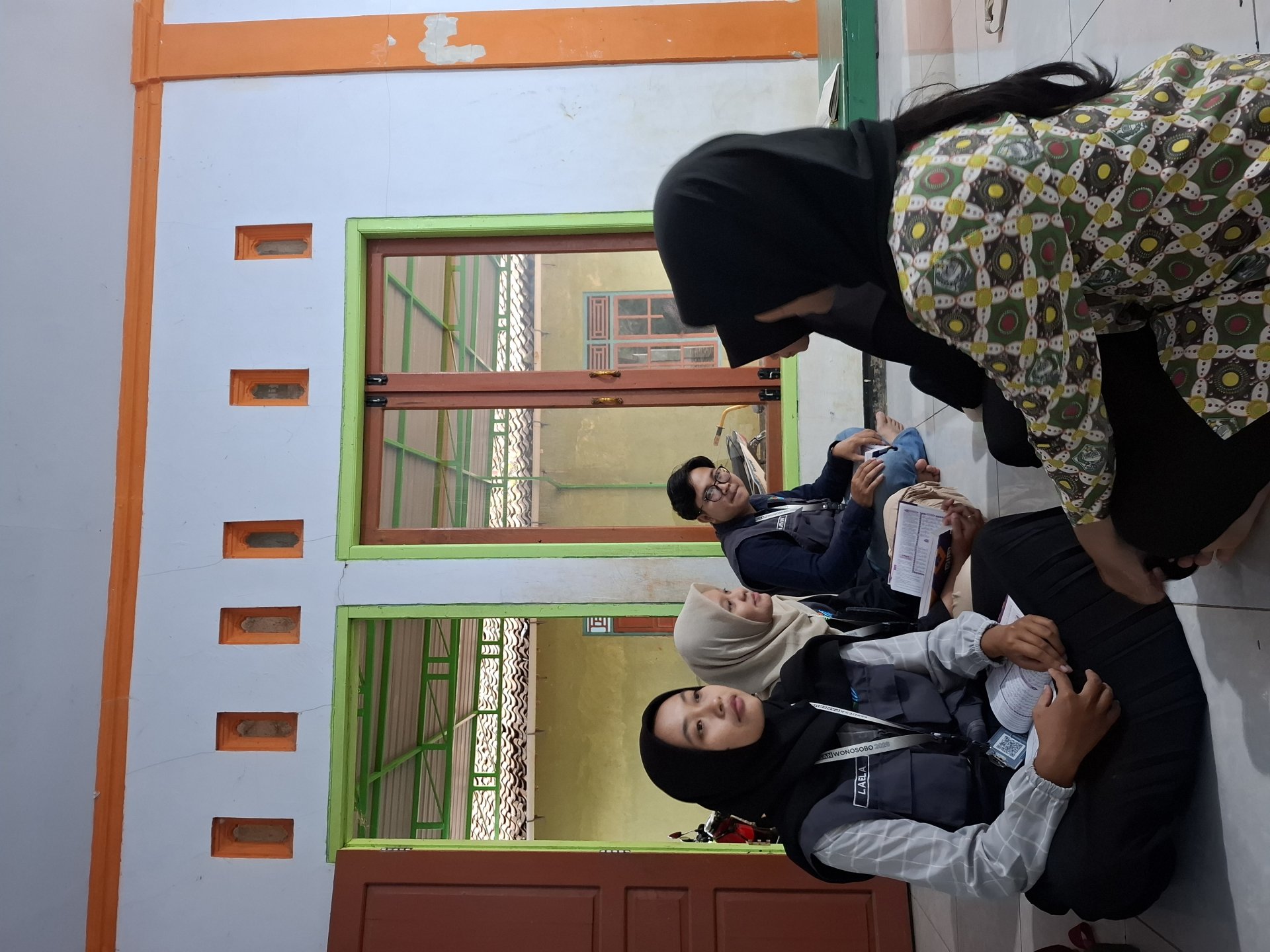 mengajar ngaji di TPQ Dusun Juritan