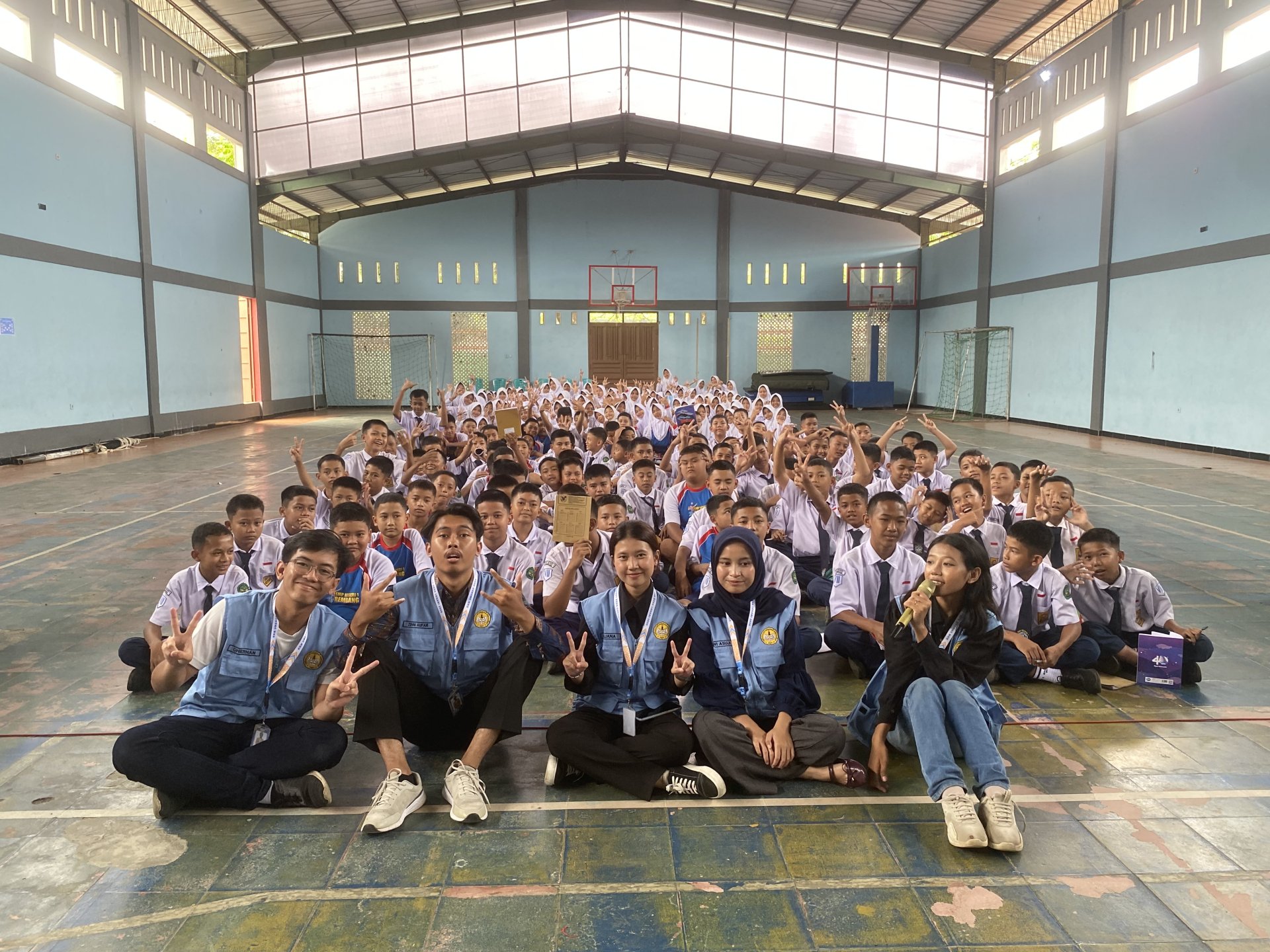 Sosialisasi Pemanfaatan Gadget