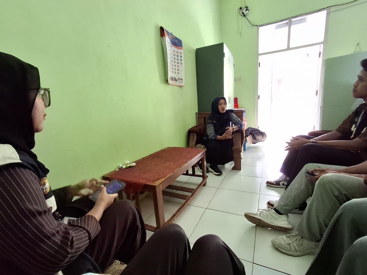 Senam di SDN 3 Trimulyo, survey lokasi, Pencarian Spot Video Profil Desa, dan Penanaman tanaman serta pembuatan pot