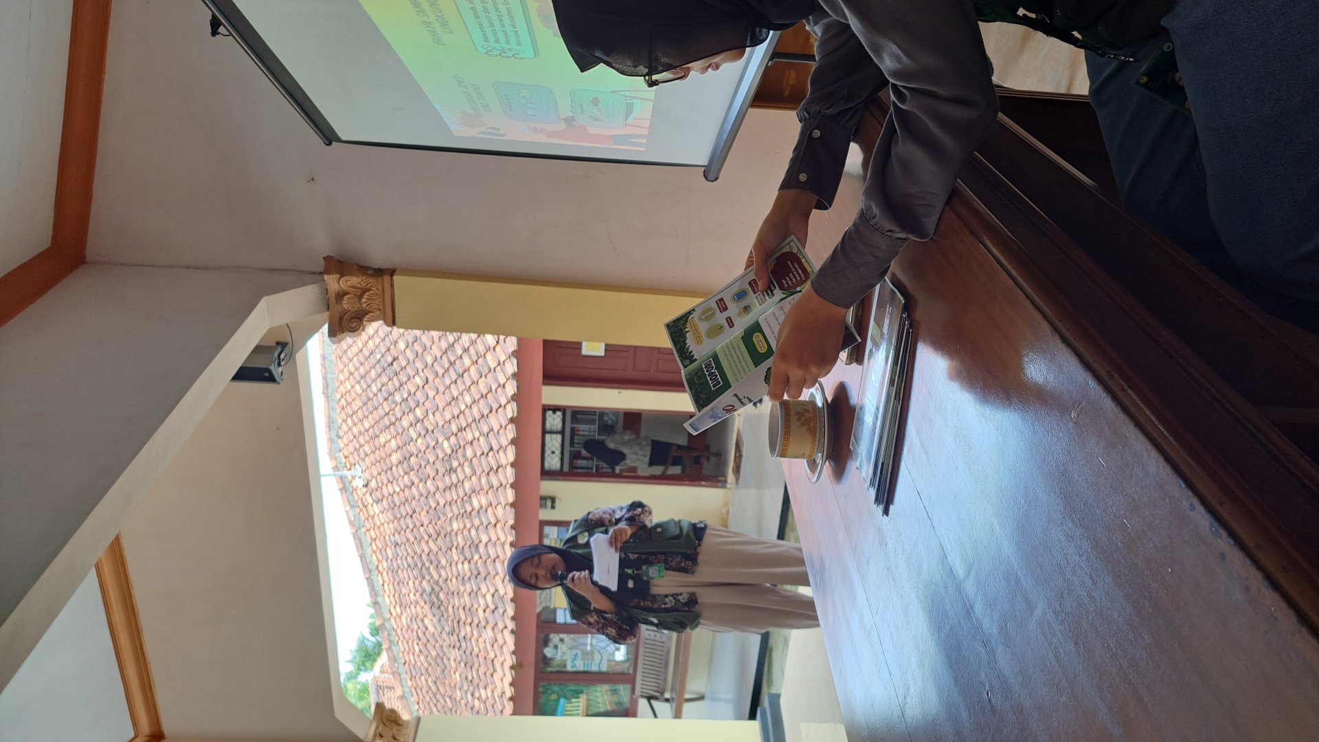 Sosialisasi Biopori kepada Ibu-Ibu PKK