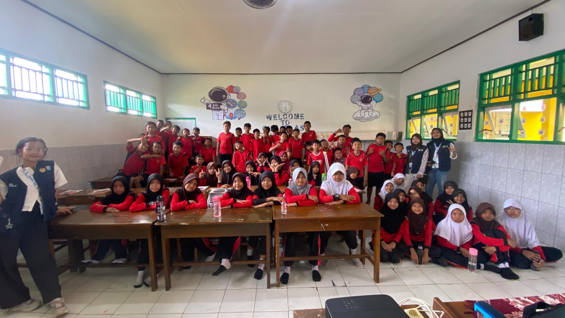 KKN DAY 14 (MICROGREEN, PEMILAHAN SAMPAH, DAN PENARIKAN KOTAK ASPIRASI)