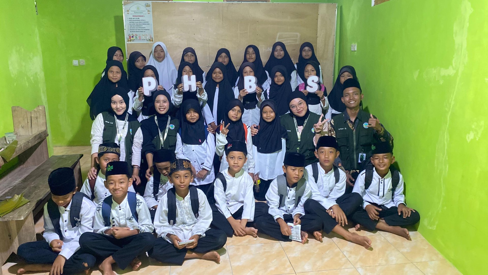 KKN Desa Somogede, Kecamatan Wadaslintang, Kabupaten Wonosobo Melaksanakan Sosialisasi PHBS dan Konsultasi Program Kerja