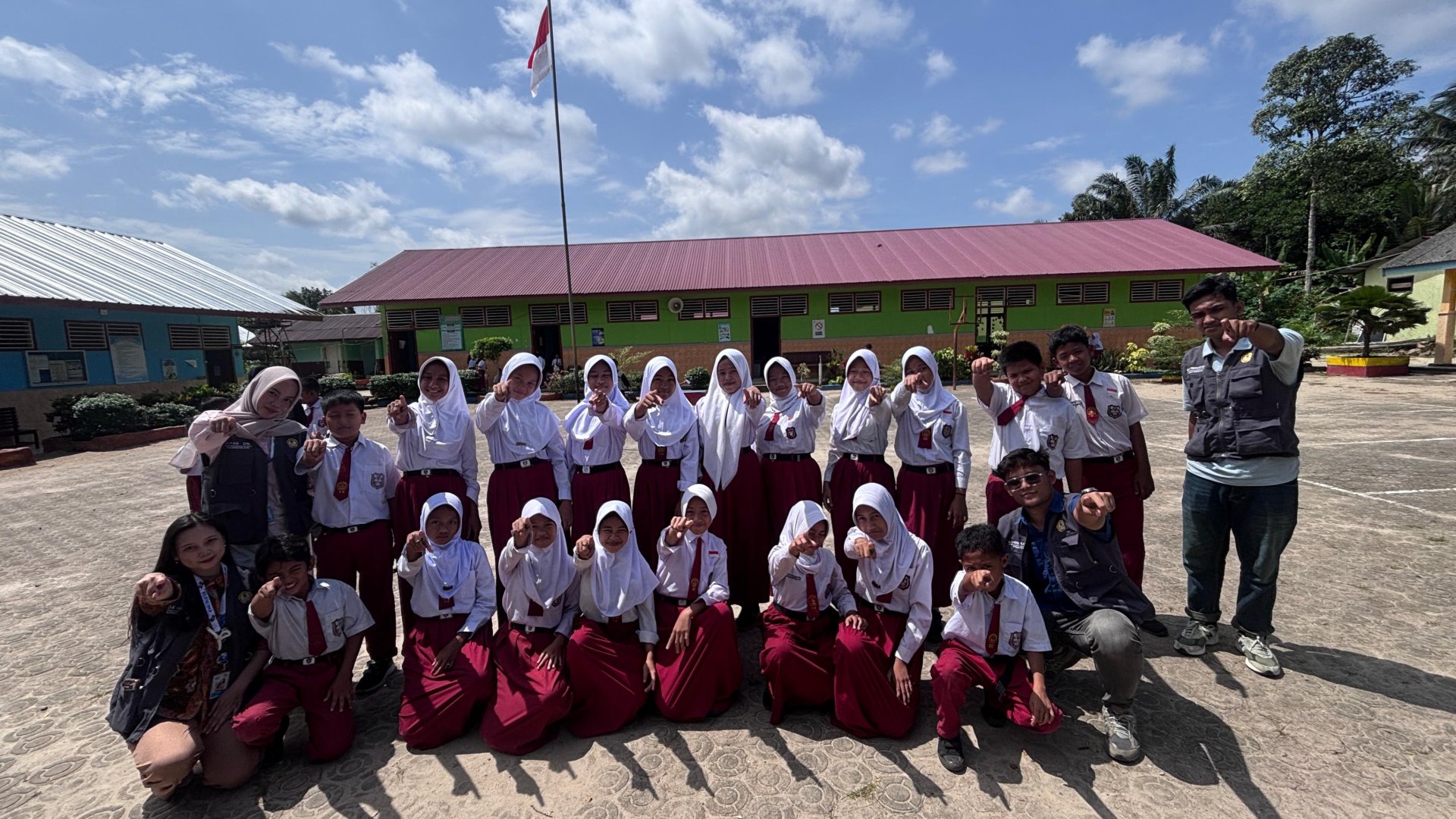 Day 12 - Pelaksanaan Pengajaran Bahasa Inggris dan Kegiatan Kebersamaan Tim