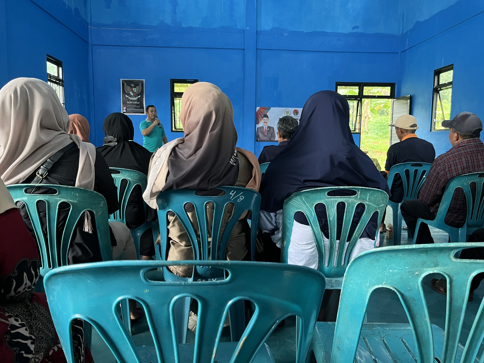 Menghadiri Rapat dan Silaturahmi Warga RW 08 Kelurahan Wadaslintang