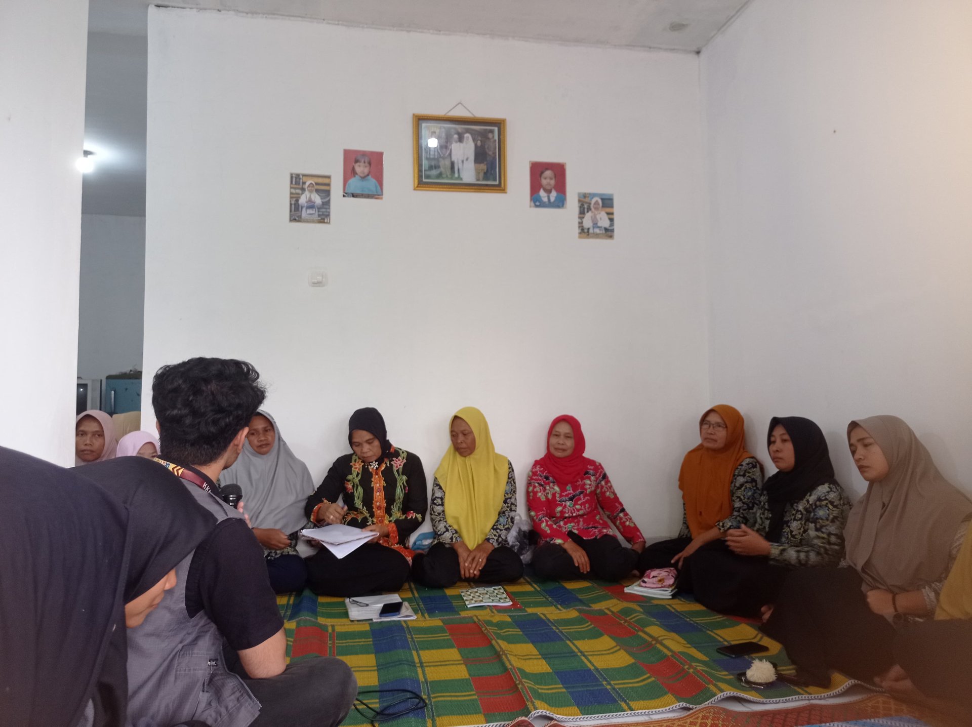 Mengikuti Kegiatan PKK RT 1 & RT 6 di RW 1