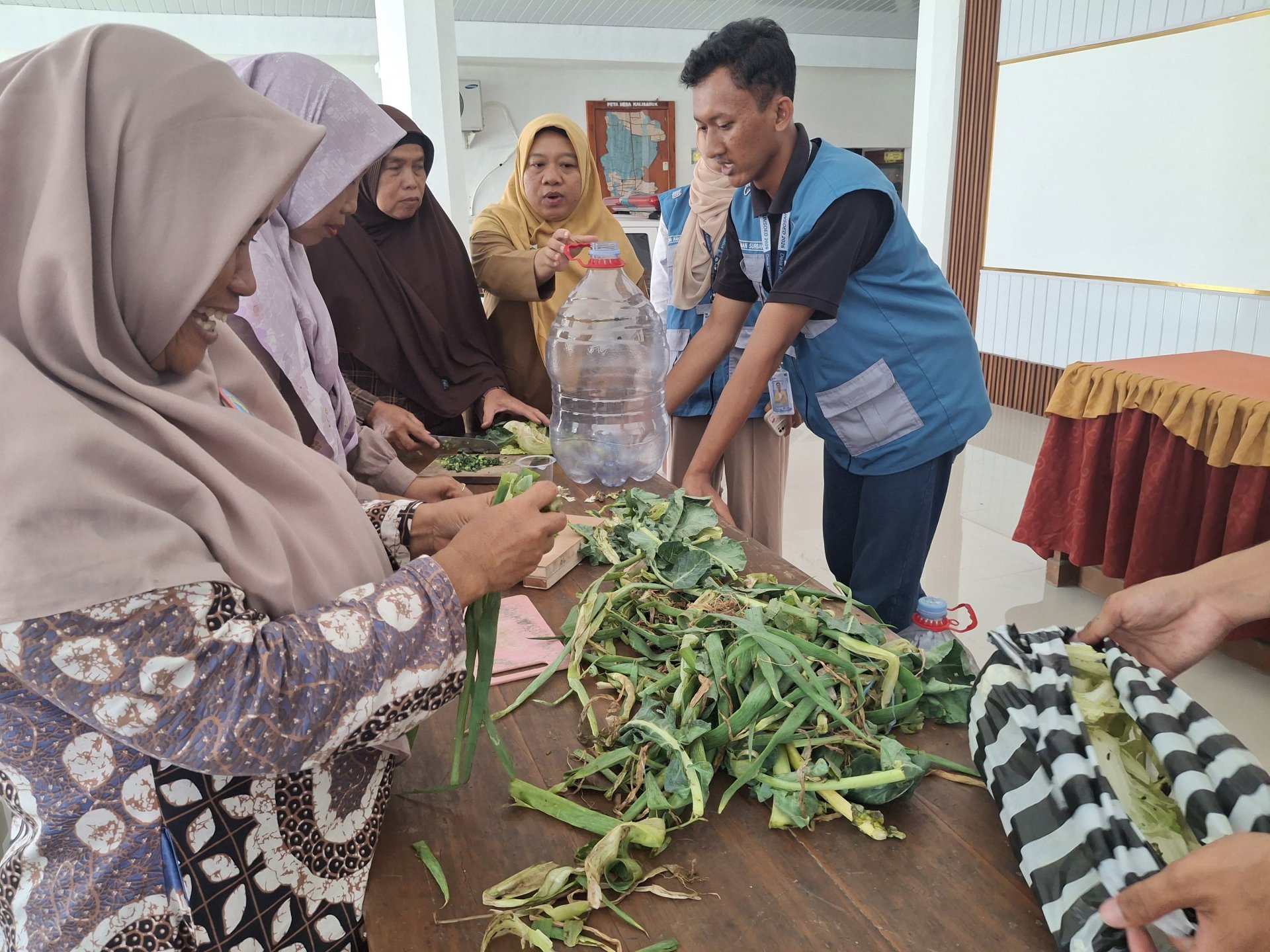 kegiatan pembuatan POC