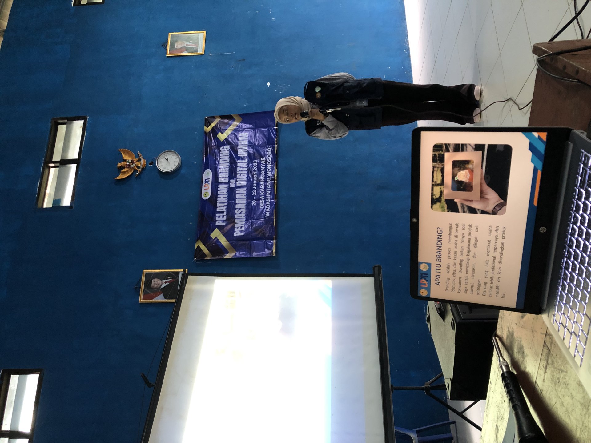 Bidang Ekonomi : Pelatihan Branding dan Pemasaran Digital UMKM