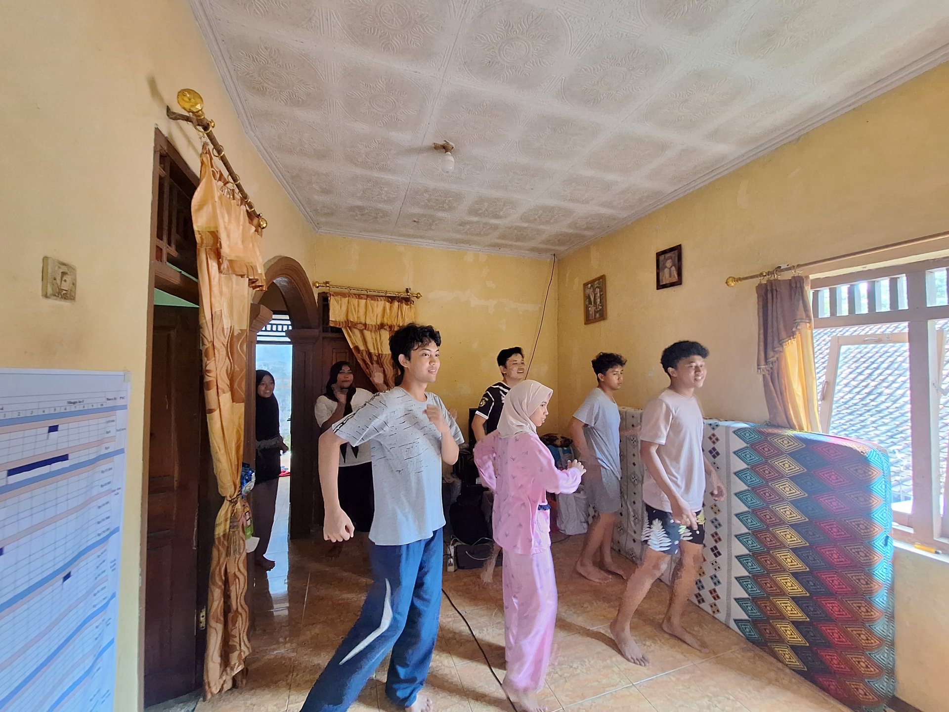 Latihan Senam untuk Persiapan Senam Bersama di SD