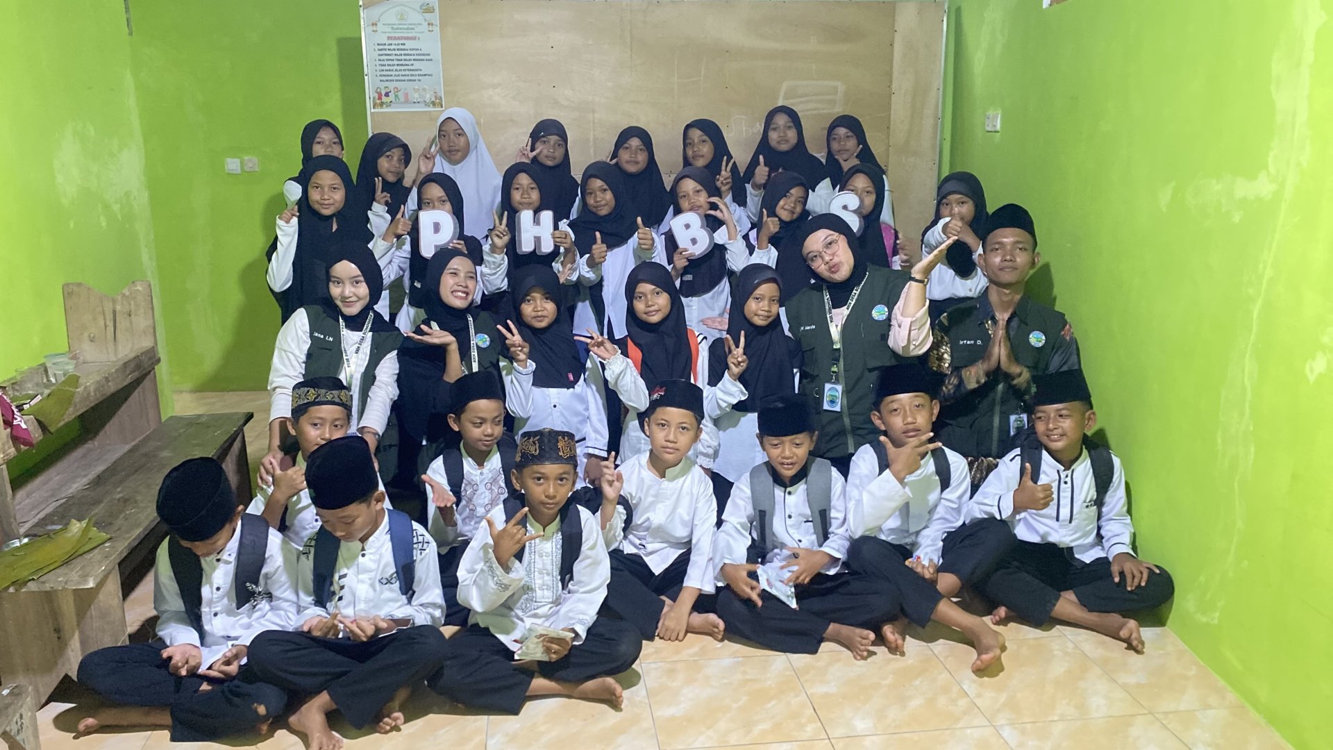 Konsultasi Program Kerja, Sosialisasi PHBS, dan Bimbingan Belajar di Madrasah Diniyyah