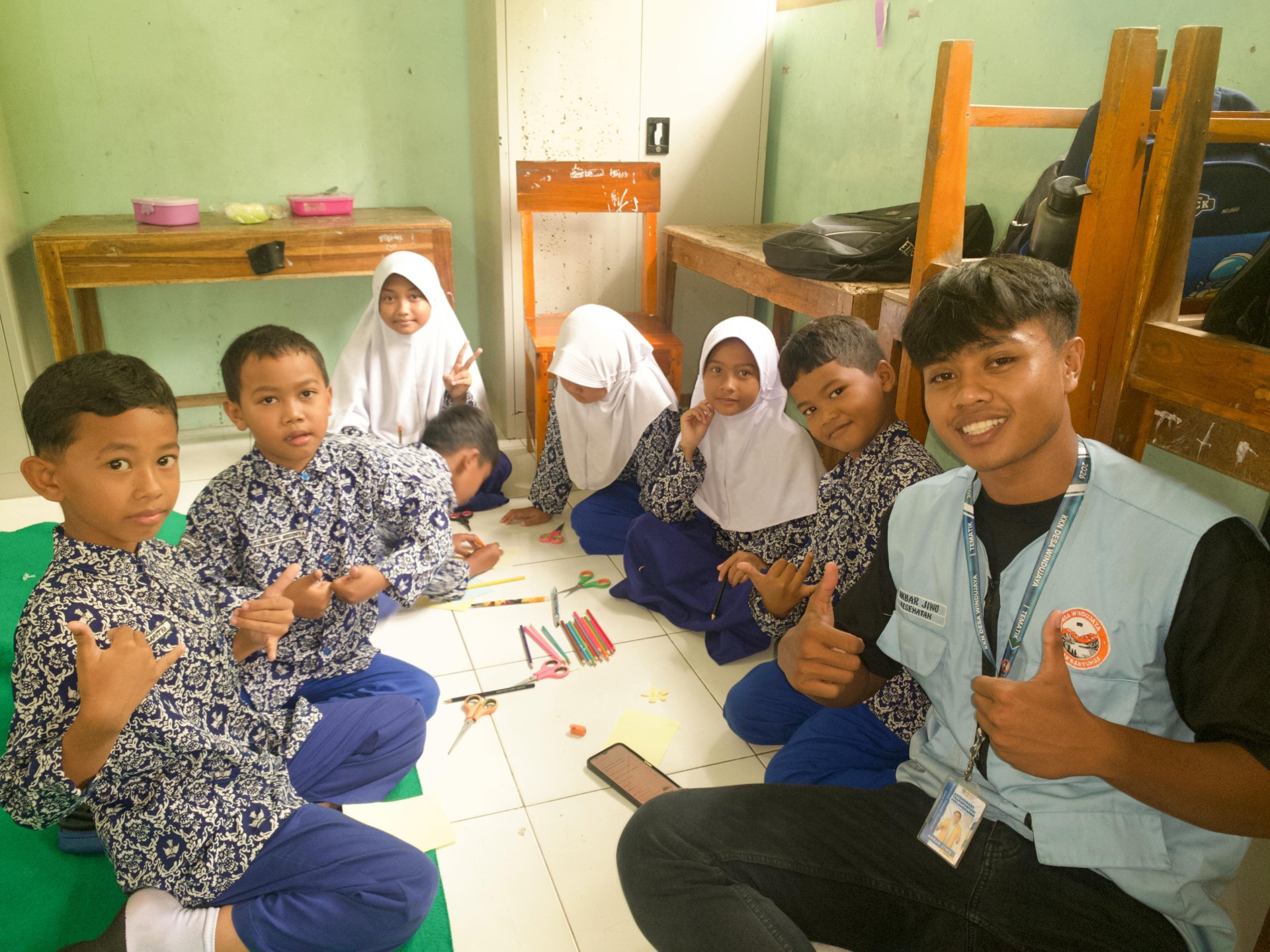 Pembuatan paper saop dan sosialisasi cuci tangan di SD 2 windujaya